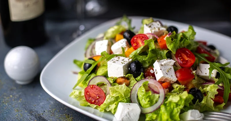 La salade grecque, et l'erreur qui la ruine à chaque fois